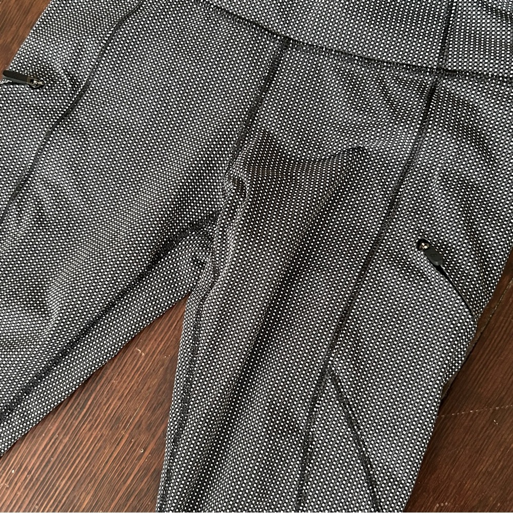 Lululemon / Cadence Crusher Tights Power Luxtreme Tiny Geo Black White size 6 - Picture 3 of 4